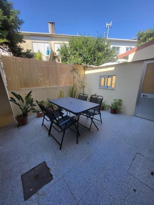 Roomy & Patio - 2 Bedroom Flat Porto Exterior foto